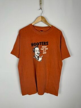 Vintage Hooters Funny Orange Retro Graphic Short Sleeve Tee